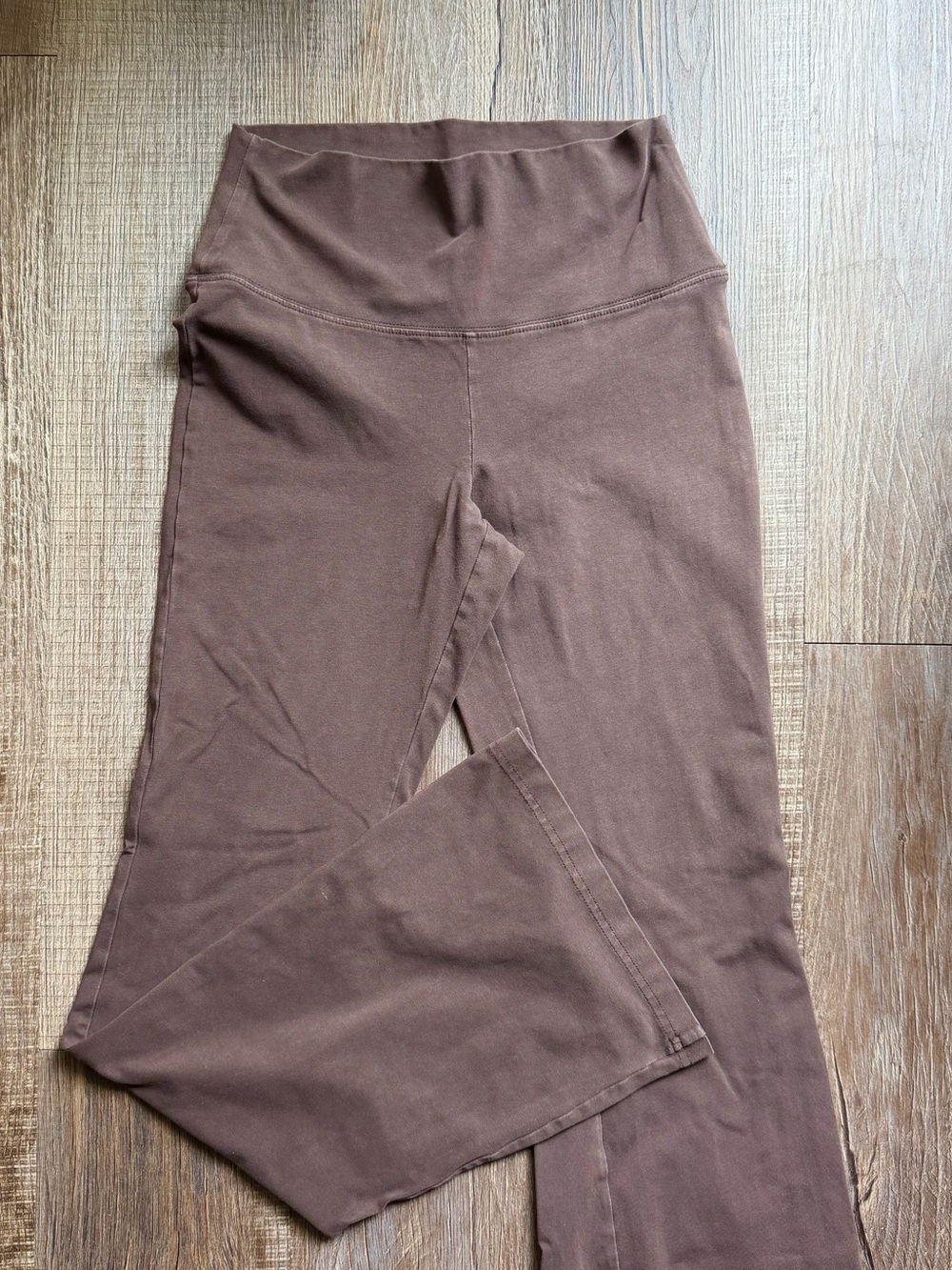 Aritzia Flair Leggings